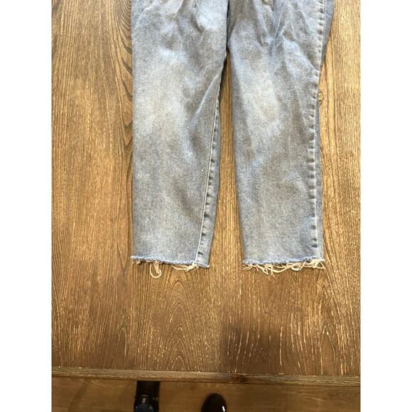 SO High-Rise Curvy Mom Jeans Destruct Button Fly Raw Hem Denim Blue Size 3/26W - Picture 11 of 11